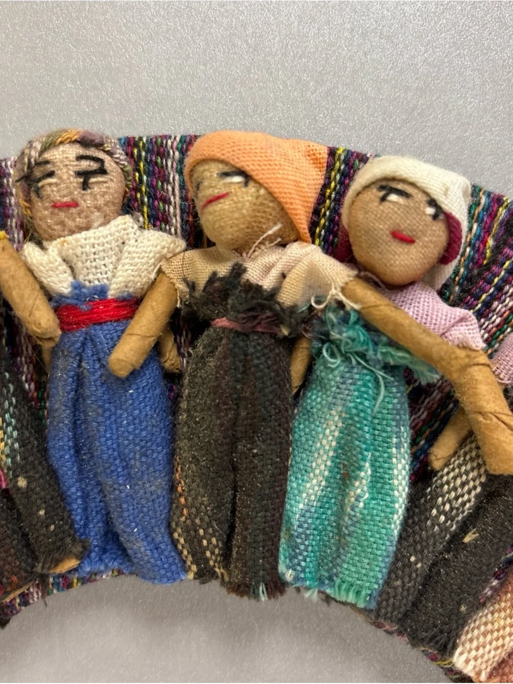Vintage Handmade Guatemalan Worry Dolls Wreath FOLK ART Woven Cloth Tribal 11”